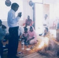 Photograph of Gopi Daniel praying